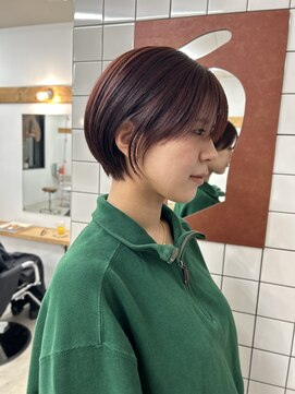 カルテ(QUARTE) 耳掛けショートボブ 長めバング 秋カラー