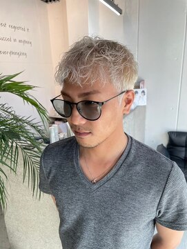 メンズサロン キング 梅田店(Men’s salon K!ng) 波巻きツイストスパイラルパーマ/フェザーパーマ/眉毛