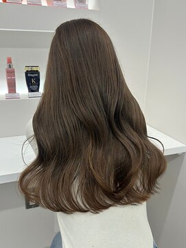 シイム(CYM) 艶髪カラー/透明感/ゆる巻きロング/グレージュ