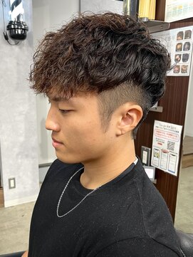 マーズ(MARS) スペインカール/刈り上げセンターパート/ブルーブラック