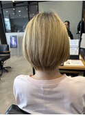 ブロンドショートヘア
