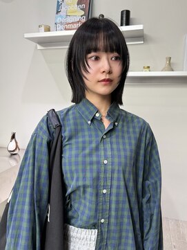 ステン(sten) シャギーレイヤー顔まわりカットブルーブラック切りっぱなしボブ