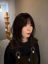 サンプラス(san+)&nbsp;【マユコ】チェリーレッドブラウンミディアムレイヤーカット