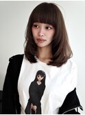 顔まわりで垢抜け◎やわらかミディアムレイヤー