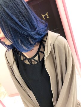 アマンドール(Aman D'or) ブルーバレイヤージュ×外ハネミディ