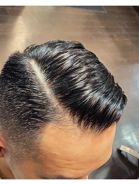 オムヘアーバイグルーマーズ(HOMME HAIR by GROOMER/S) Highfade Barberstyle パーマなしハサミ仕上げ#hommehair2櫻井