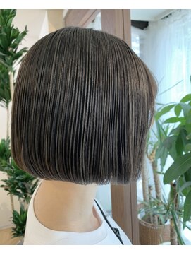 インビテーション(invitation) ショートボブ×極細ハイライト