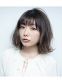 柔らかな外ハネ　ミディボブ
