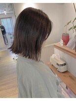 リノショアーズ ショウナン 辻堂店(RinoShores SHONAN)&nbsp;外ハネ切りっぱなしボブベージュブラウンふんわりカール