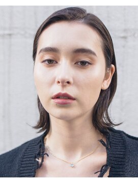 ピズム(PISM) パッツン耳かけ外ハネ小顔ボブ/ダークアッシュ/くびれヘア