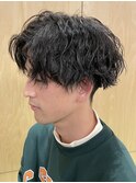 センターパートニュアンスパーマツーブロックメンズマッシュ