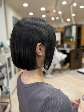 フリーズ 川西店(Freez) ミニボブ/ヘイリーボブ/切りっぱなしボブ