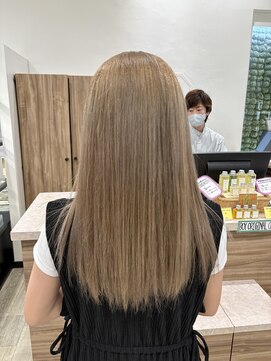 ディーボーイ 健軍店(D-BOY) ミルクティーカラー/ベージュカラー