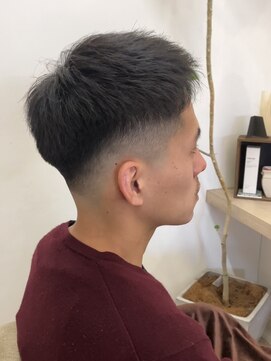 ヴィザヴィ 志村坂上店(vis a vis) 【ヴィザヴィ志村坂上】ローフェードスタイル