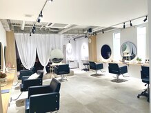 アイズ(I's)の雰囲気（心斎橋/ショート/ショートボブ/ハンサムショート/ダブルカラー）