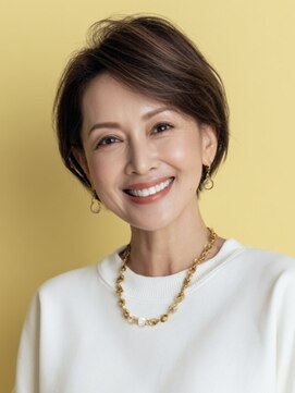 ルージュシー ショートボブ(RU10C) ５０代/白髪ぼかしハイライト/レイヤーボブ/ショート