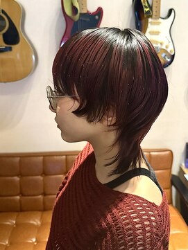 シルエット ボーイッシュすぎないウルフにデザインカラー
