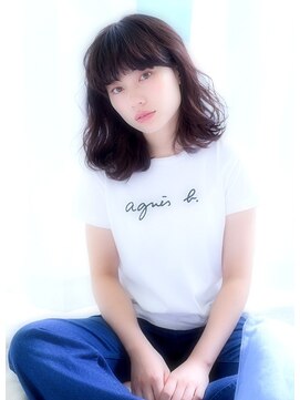 アイビー(Ivy) 重めレングスの外ハネワンカールパーマ