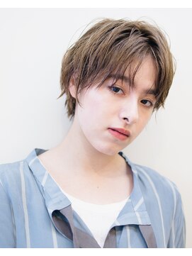 ピズム(PISM) ボーイッシュセンターパート/フォギーベージュ