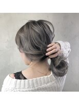 シーン(seen)&nbsp;★ミディアムヘア_外国人風グレージュ_ブリーチ1回★