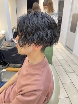 テトラ バイ ネオリーブ 横浜西口店(tetra by neolive) 横浜★前下がりセンターパートのツイストスパイラル