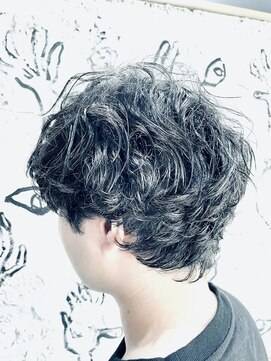 ベシドゥーズ(Besixdouze) 波巻きスパイラルパーマツイストスパイラルパーマメンズマッシュ