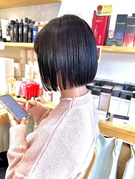 メルク ユニ(merc.uni) ぷつっとボブ/小顔ミニボブ/黒髪ショート/透明感/大人ガーリー