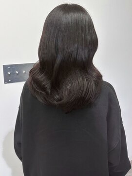 ミュラ(mulah) 透明感カラーラベンダーアッシュ＊くびれ巻き寒色カラー/明大前