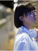 風になびく切りっぱなしミニボブ×厚め３０代４０代５０代