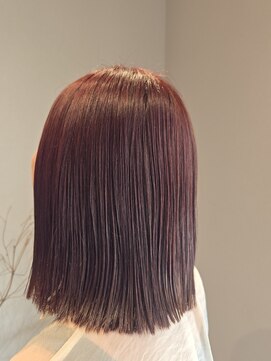 シスイ(sisui) 結べるボブにP!nkとRed