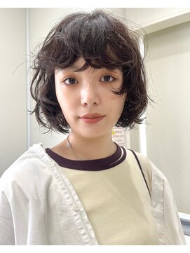 ナヌーク ダイカンヤマ(nanuk daikanyama) ニュアンスボブパーマ・暗髪色・くせ毛風パーマ