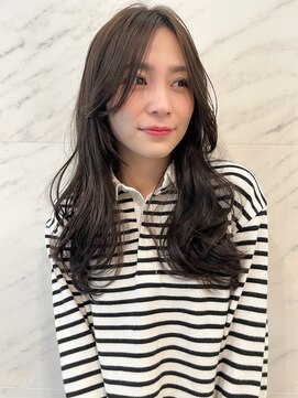 ソワリー 栄(THOiRY) 【THOiRY】女性らしい柔らかヘア似合わせ小顔艶髪ゆる巻きロング