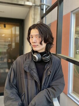 トーリ(TO/RE) ミディアムセンターパート × ニュアンスウェーブ
