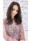 センターパートの大人フェミニン