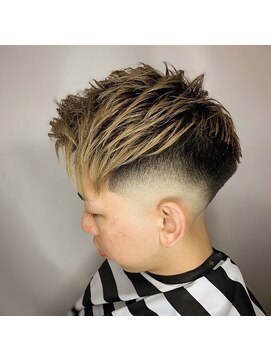バーバー スタジオ ラフテル(Barber Studio RAFTEL) ショートフェードスタイル