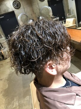 ヘアサロン レーヌ(Hair salon Reine) センターパート×スパイラルパーマ
