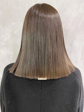 アイティーバイアルバム 八王子店(IT by ALBUM) グレージュミディ_外ハネボブセクションカラー_ba371821