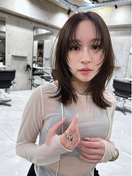 サイン 渋谷(SIGN) 韓国ヘアレイヤーロンググレーベージュ前髪パーマ黒髪