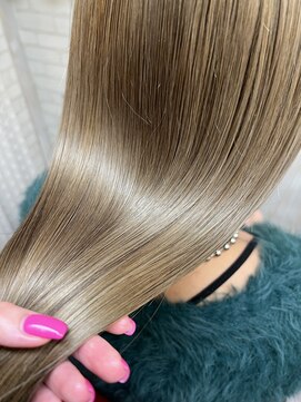 ロマンヤカタ ファース(ROMAN YAKATA fars) ハイトーン髪質改善カラー@田島(2024/6)