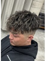 イーラ(era) ツイスパ短髪フェードメンズパーマ