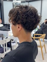 ビューナゴヤ 名駅(VIEW NAGOYA)&nbsp;メンズ/サーフカール/刈り上げセンターパート/波巻きツイスパ