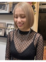 グッドフェローズ キタホリエ(GoodFellas kitahorie) ナチュラルハイトーン切りっぱなしボブで小顔魅せレイヤー艶感