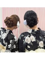 ベルグロー 北新地(BELLEGROW)&nbsp;花飾りシニヨン・ペア｜梅田・北新地ヘアセット