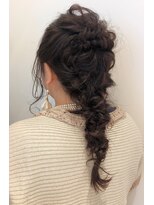 ビーハイブ 一番町店 アヴェダ(BEHIVE)&nbsp;ねじり編みおろしスタイル☆