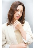 センターパートの波巻きミディアム【銀座/有楽町】30代40代50代
