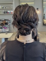 ケリーアン 太田(kelly.un)&nbsp;ゆるふわシニヨン / お呼ばれヘアセット / 群馬太田