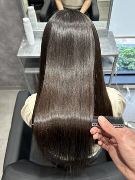 ウィステリア(Wisteria) ロングストレート/艶髪縮毛矯正/髪質改善/透明感/10代20代30代