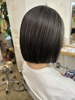 ウィークエンド(WEEKEND)&nbsp;白髪活かしハイライト22000円