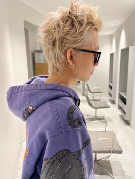 ヴィオラカラー(VIOLLA COLOR) 霞みブロンド×スパイキーショート