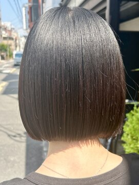レリコ ニド(Relico-nid) 髪質改善20代30代 地毛風グレージュパッつりボブ 京都烏丸